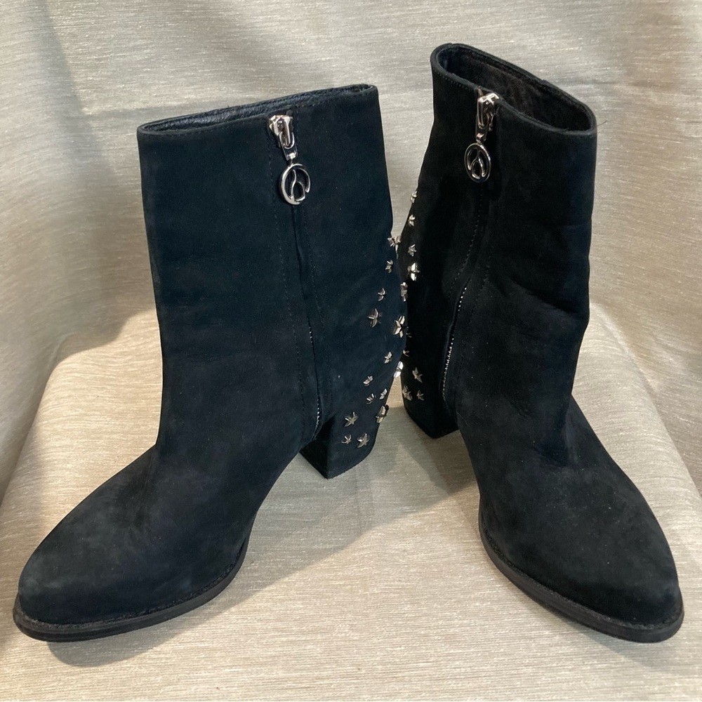 THE WISHBONE COLLECTION Sz 7 Stacked Heel Studded W/ Stars Suede Zipper Booties